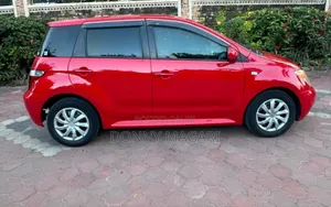 Toyota IST 2005 Red