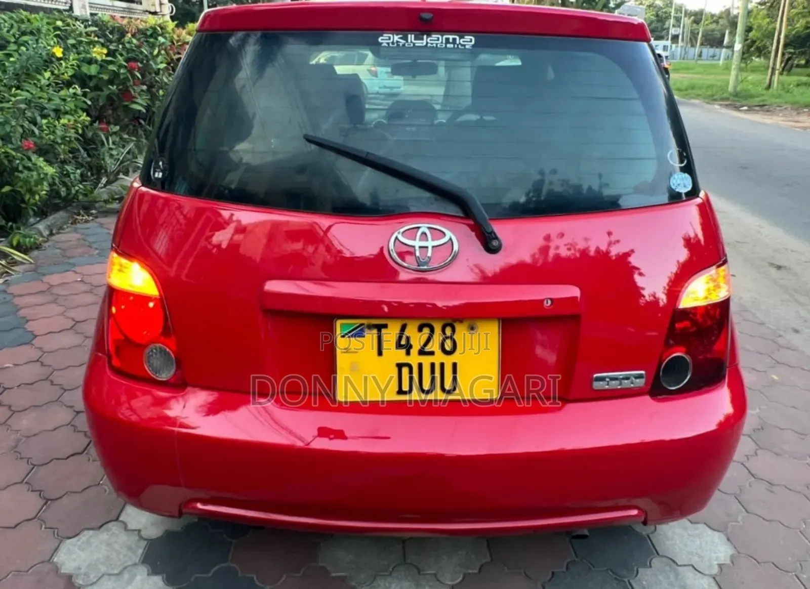 Toyota IST 2005 Red
