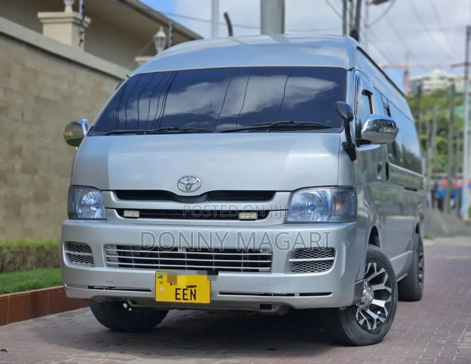 Toyota Quantum 2015 Silver