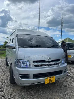 Toyota Quantum 2015 Silver