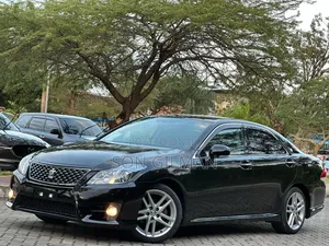 Toyota Crown 2012 Black