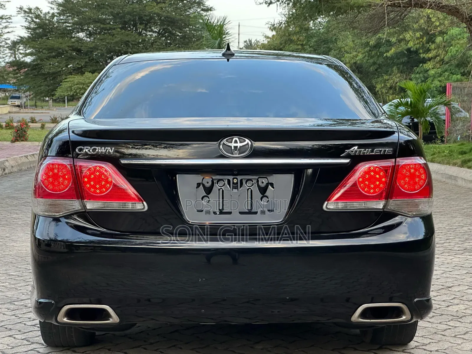 Toyota Crown 2012 Black