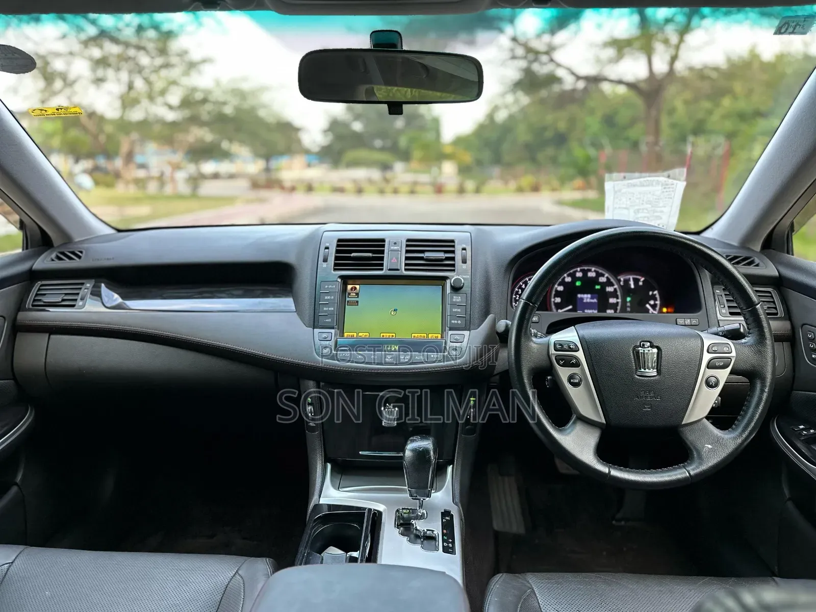 Toyota Crown 2012 Black