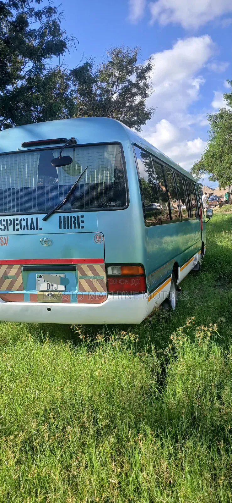 Toyota Coaster 2004