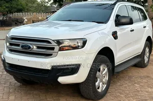 Ford Everest 2018 White