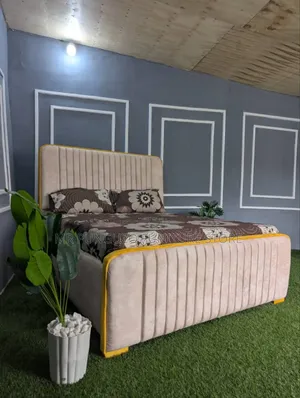 Bed Sofa Classic Sana 5/6 Vip Rangi Ya Maziwa