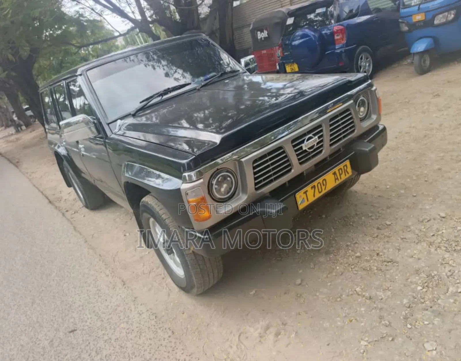 Nissan Patrol 2000 Black