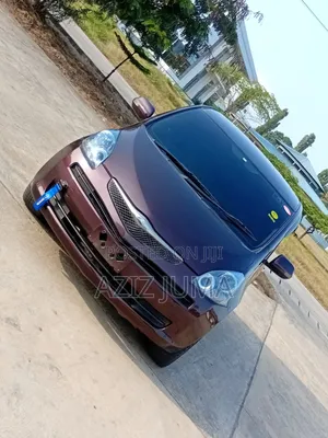 Toyota Ractis 1.3 FWD 2009 Burgundy