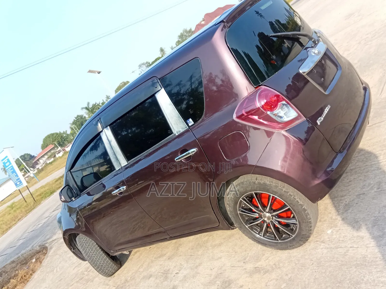 Toyota Ractis 1.3 FWD 2009 Burgundy
