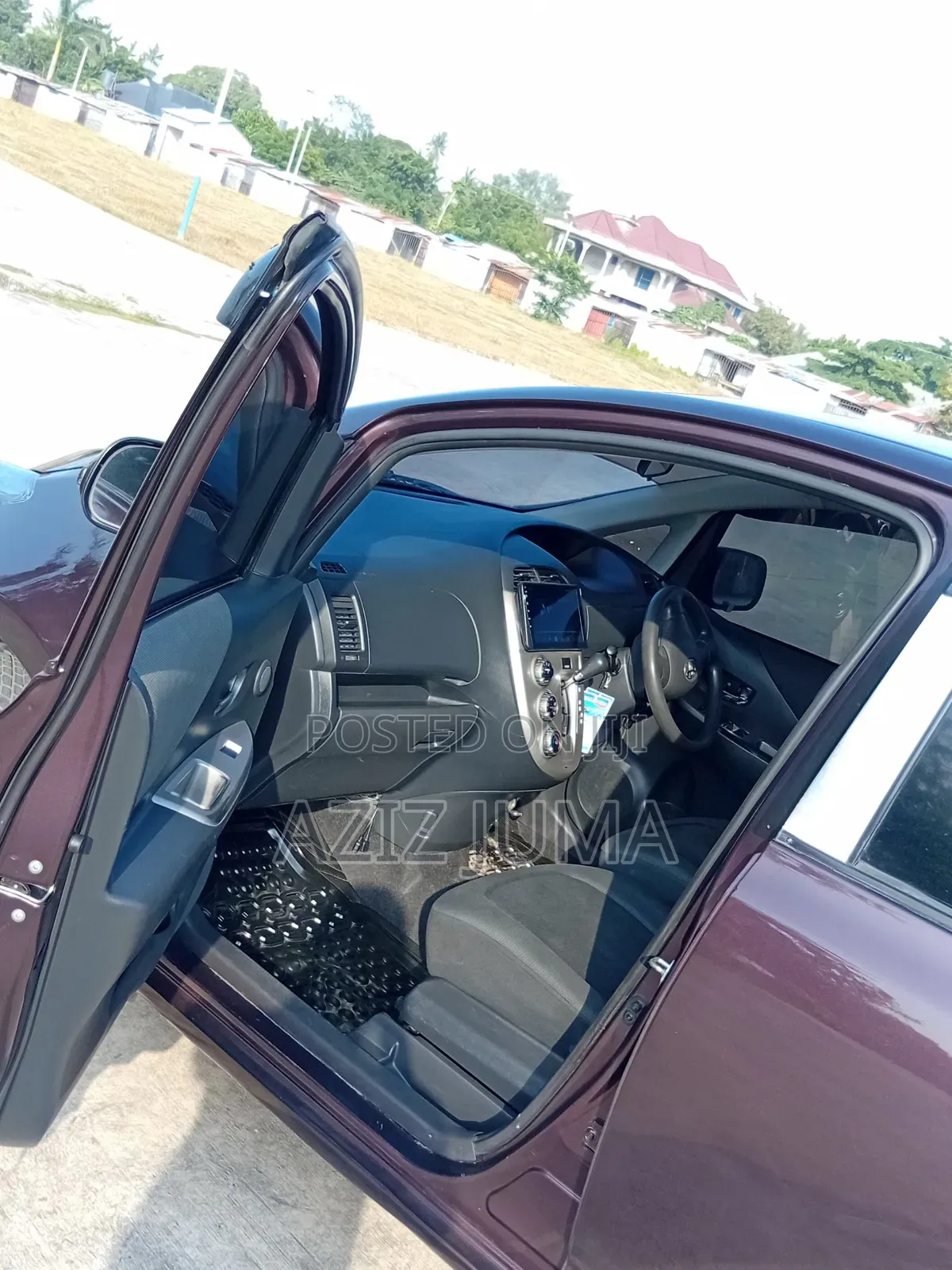 Toyota Ractis 1.3 FWD 2009 Burgundy