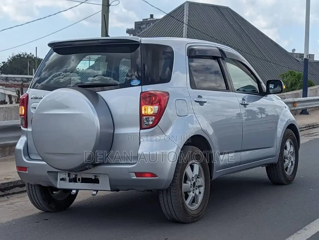 Toyota Rush 1.5 AWD 2006 Silver