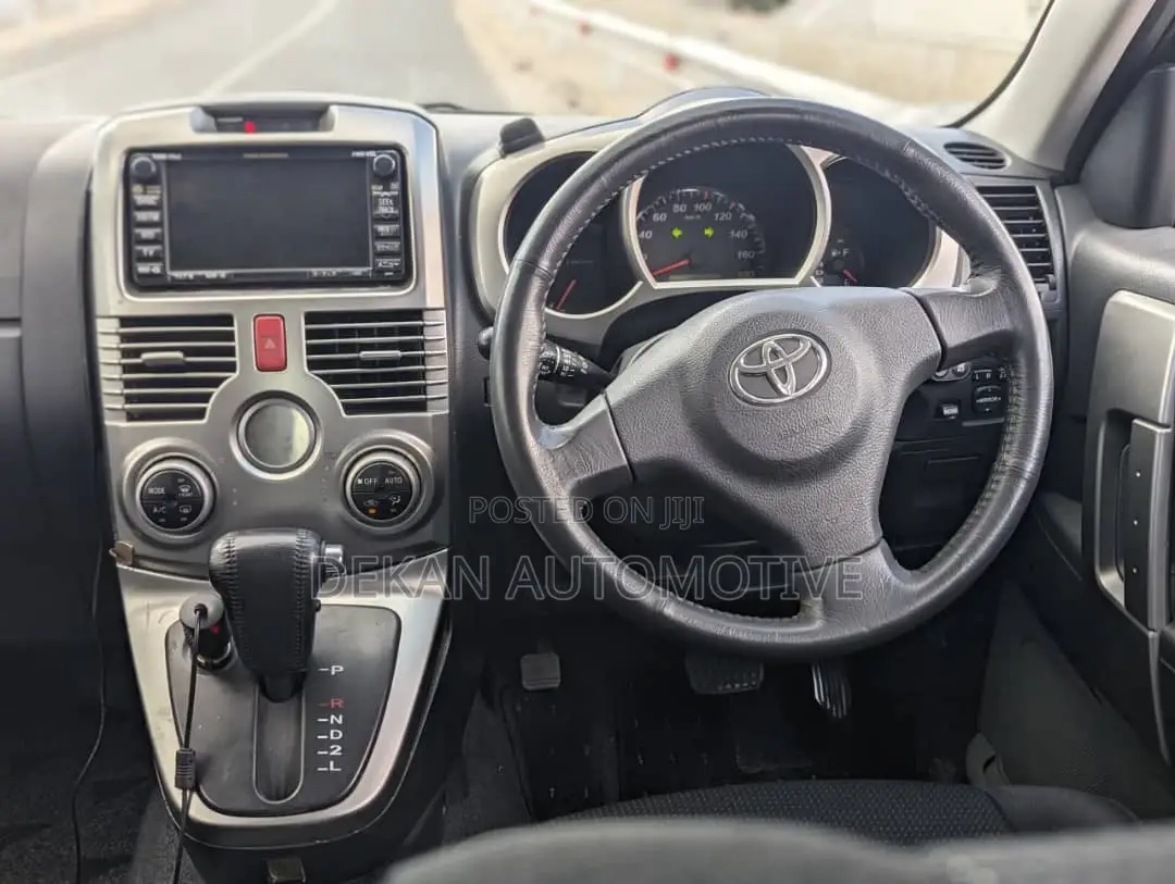 Toyota Rush 1.5 AWD 2006 Silver