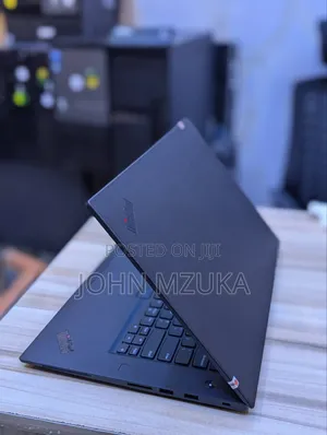 Laptop Lenovo ThinkPad 2 32GB Intel Xeon SSD 512GB
