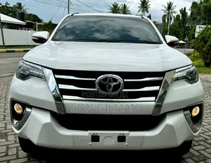 Toyota Fortuner 2017 Pearl
