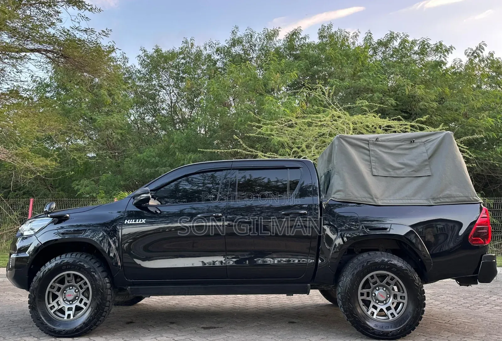 Toyota Hilux 2023 Black