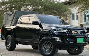 Toyota Hilux 2023 Black
