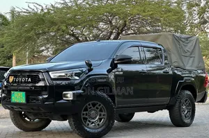 Toyota Hilux 2023 Black