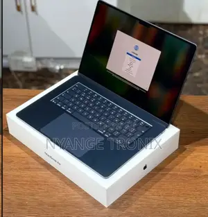 New Laptop Apple MacBook Air 2025 M4 13-Inch 16GB Apple M4 SSD 256GB