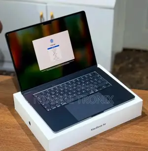 New Laptop Apple MacBook Air 2025 M4 13-Inch 16GB Apple M4 SSD 256GB