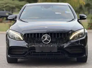 Photo - Mercedes-Benz C-Class 2016 Black