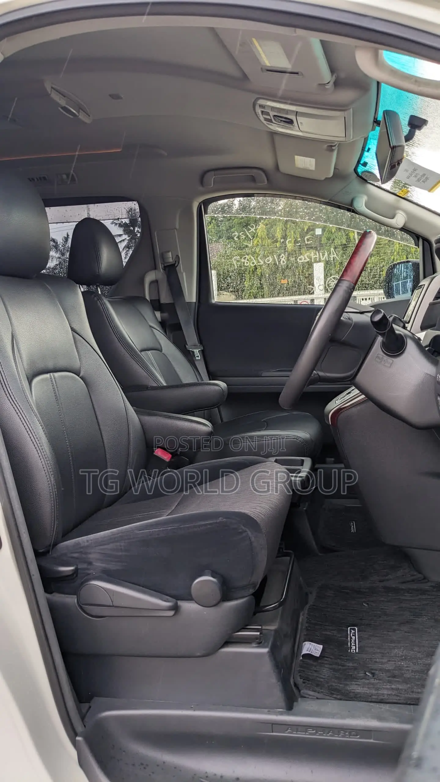 Toyota Alphard 2.4 Petrol FWD 2011 White