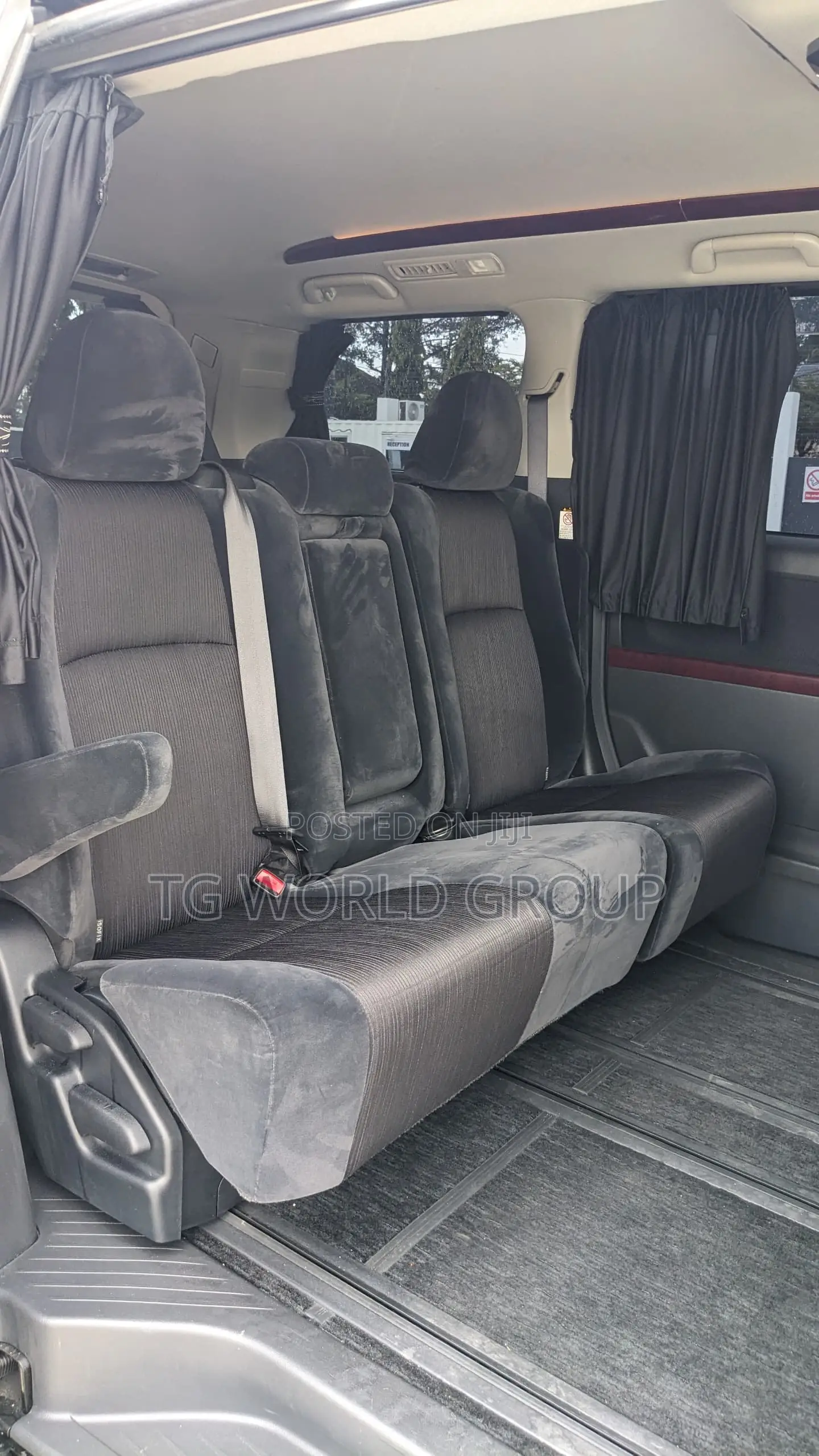 Toyota Alphard 2.4 Petrol FWD 2011 White