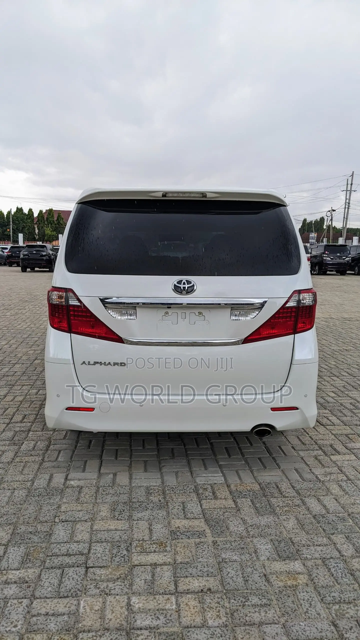 Toyota Alphard 2.4 Petrol FWD 2011 White