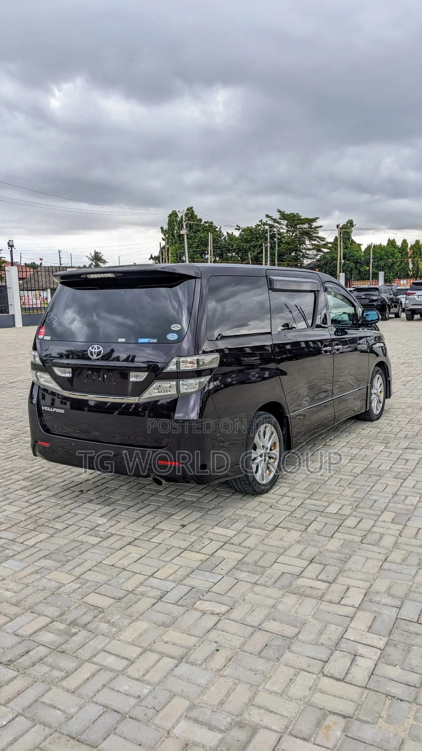 Toyota Vellfire 2010 Purple