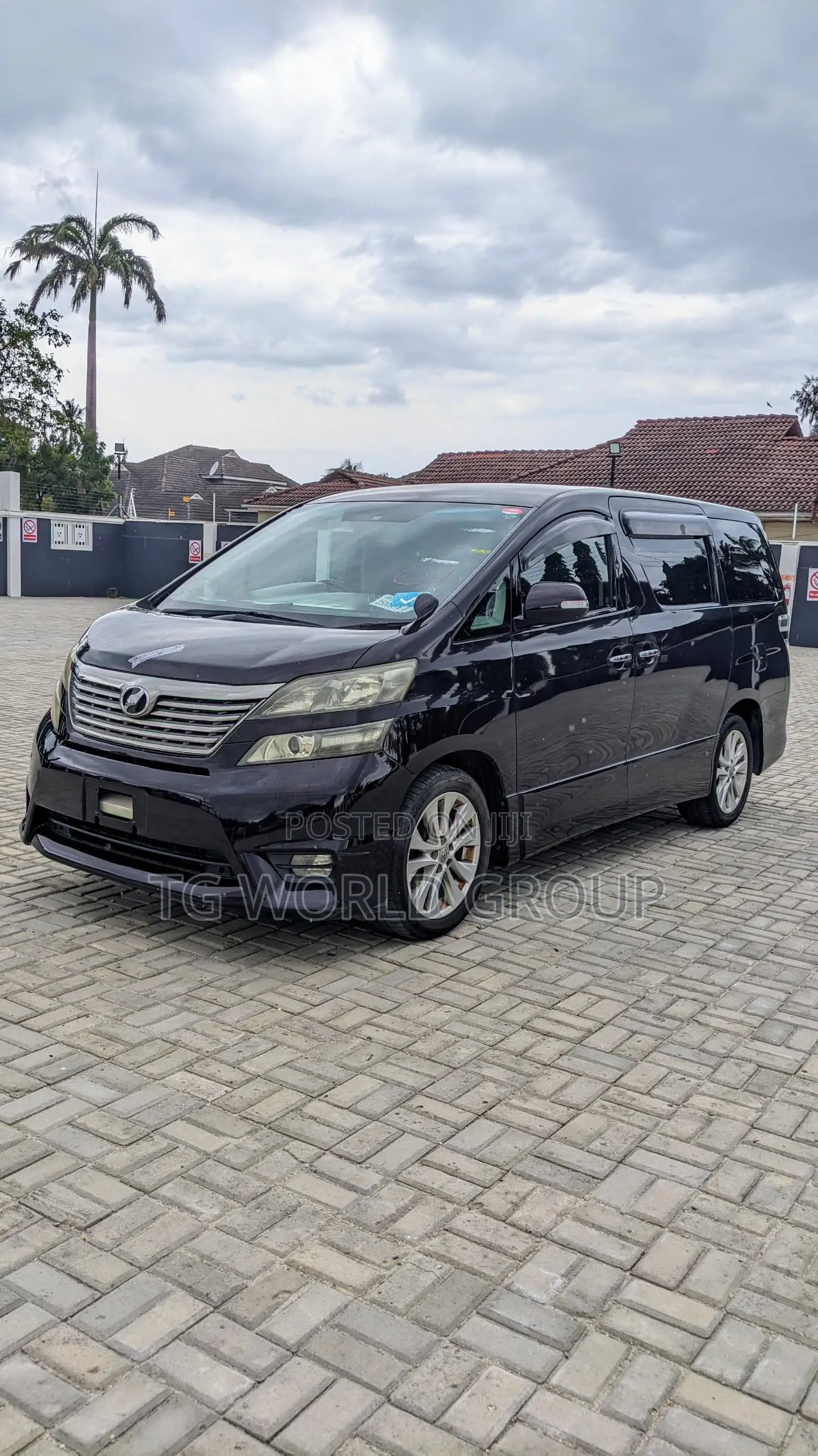 Toyota Vellfire 2010 Purple