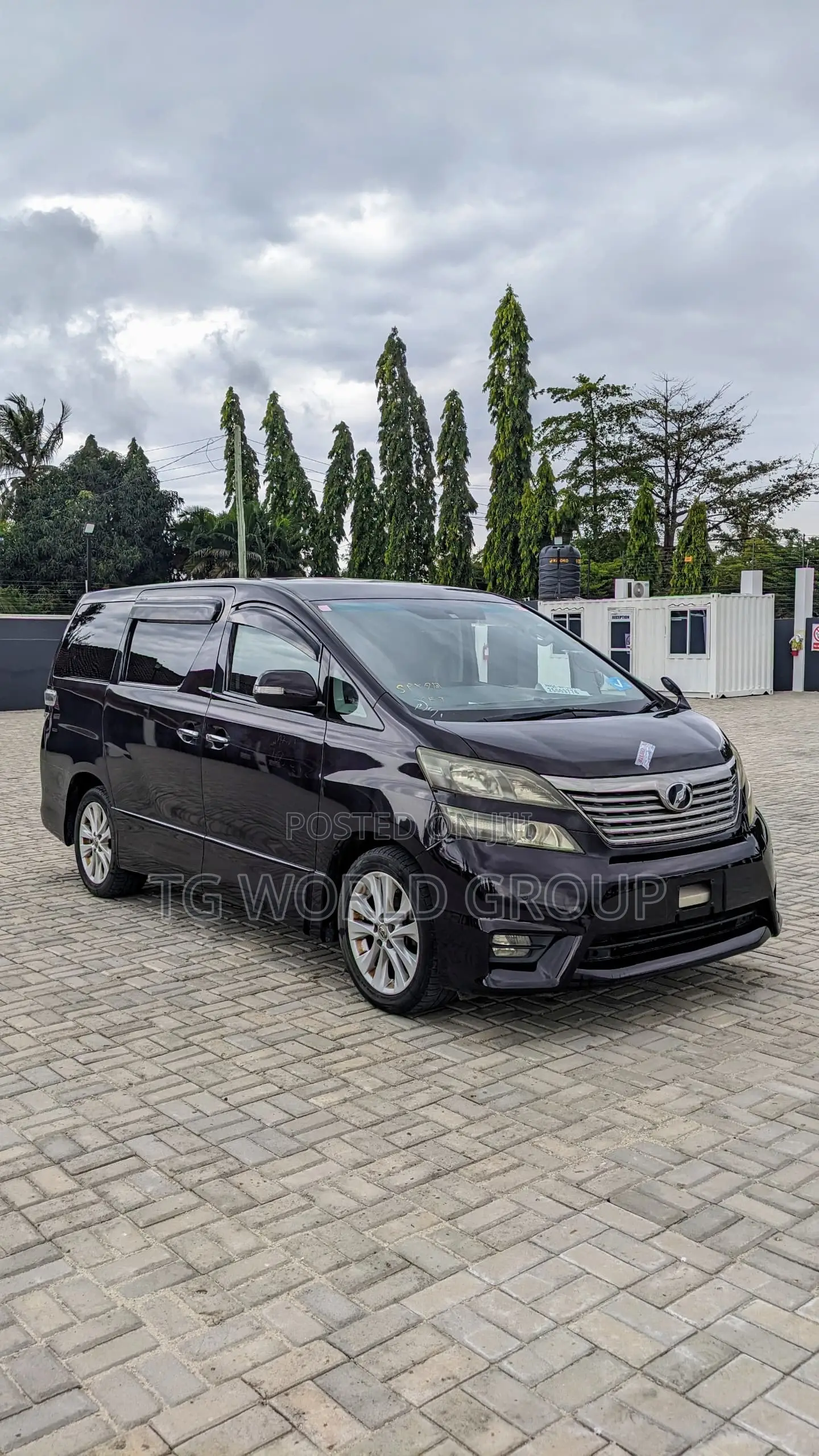 Toyota Vellfire 2010 Purple