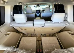 Toyota Land Cruiser Prado 2023 Pearl