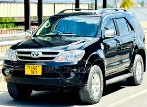 Toyota Fortuner 2005 Black