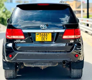Toyota Fortuner 2005 Black