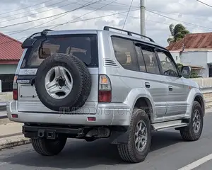 Toyota Land Cruiser Prado 2002 Silver