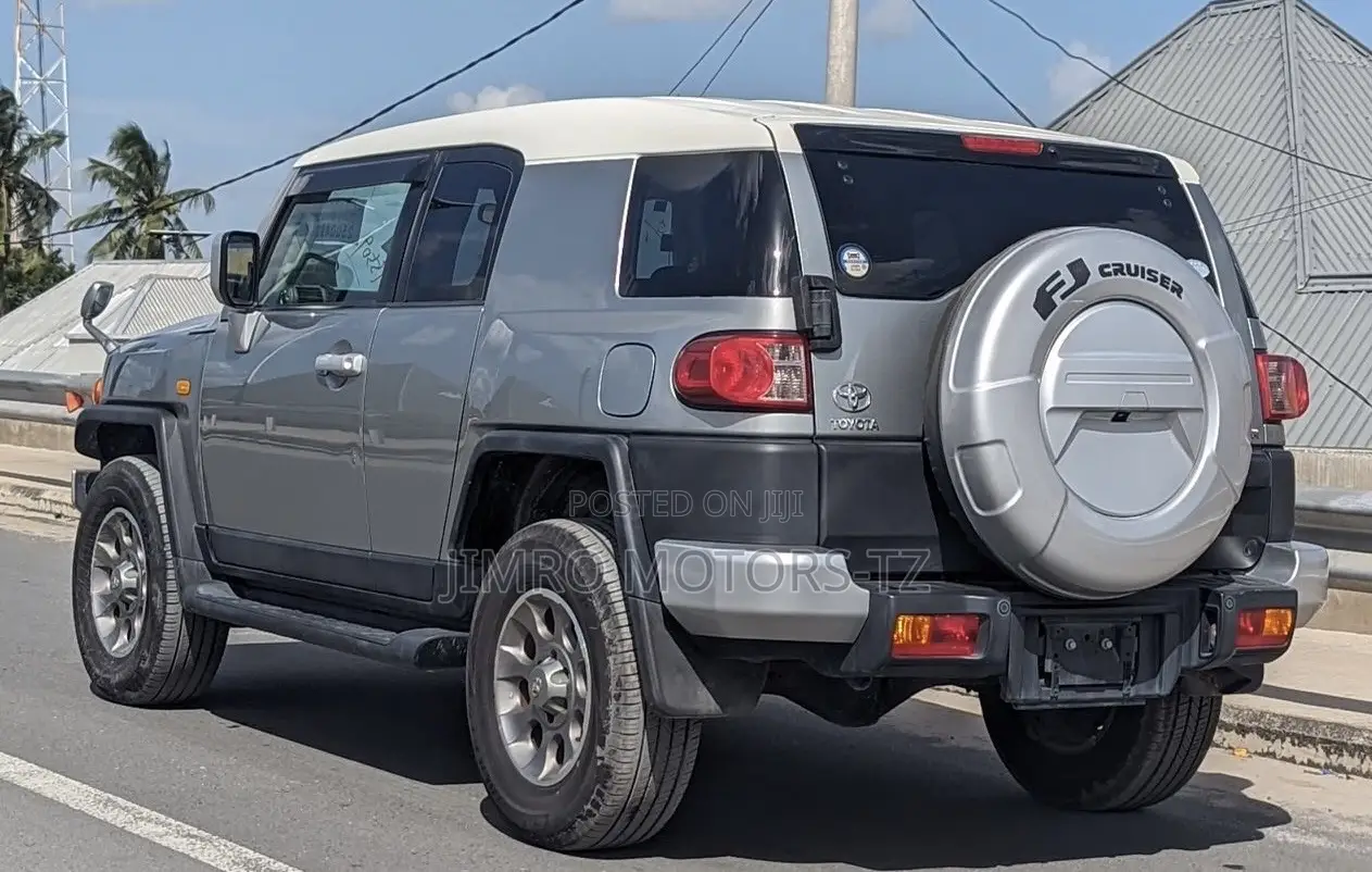 Toyota Land Cruiser 2011 Gray