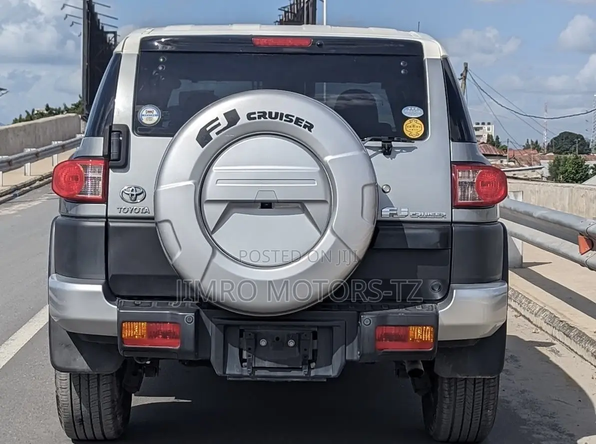 Toyota Land Cruiser 2011 Gray