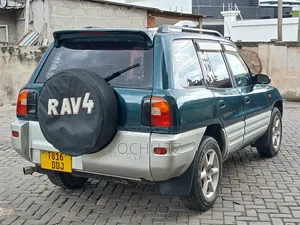 Toyota RAV4 1999 Green