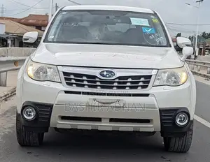 Subaru Forester 2011 Pearl