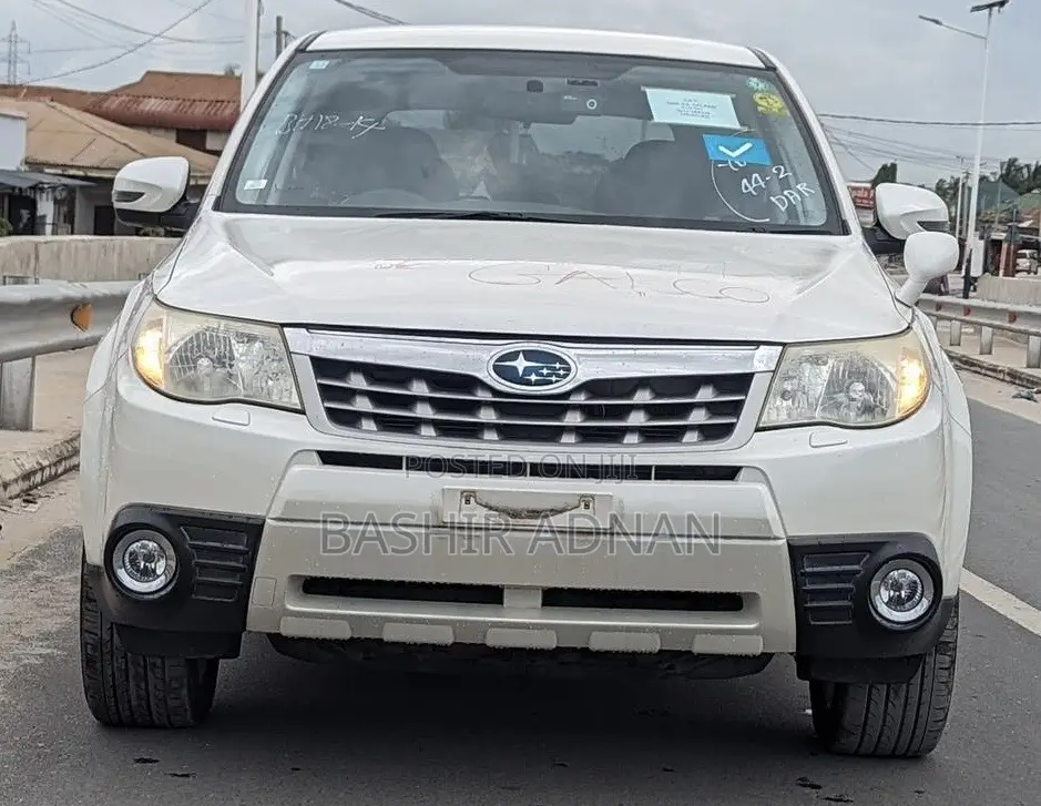 Subaru Forester 2011 Pearl