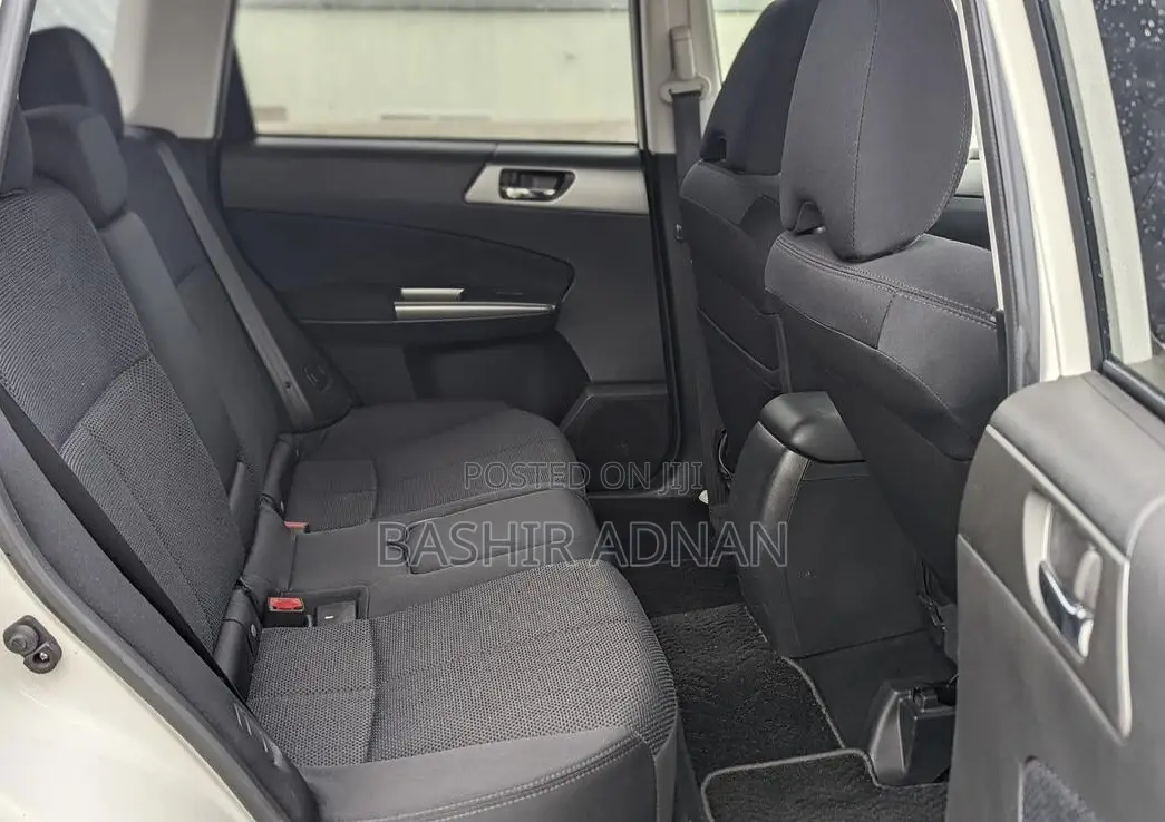 Subaru Forester 2011 Pearl