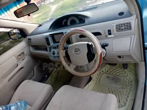 Toyota Raum 2003 Blue