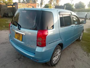 Toyota Raum 2003 Blue