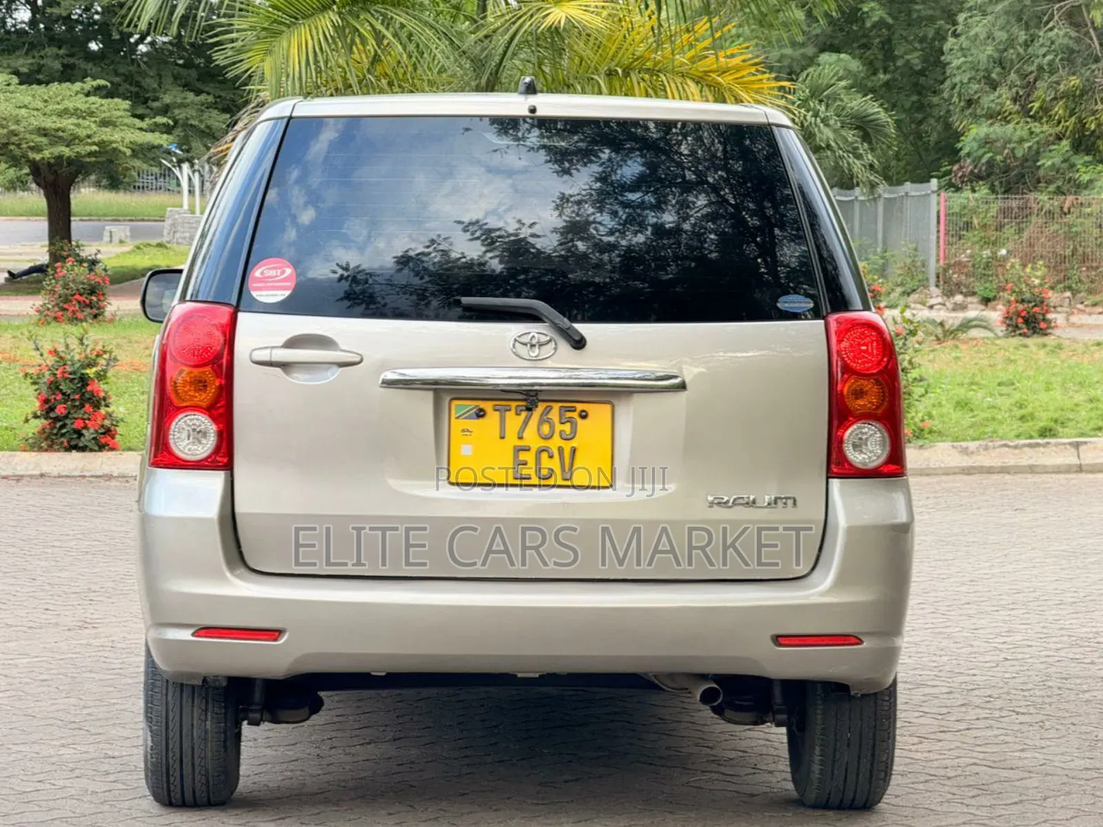 Toyota Raum 2005 Gold