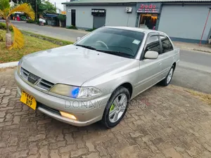 Toyota Carina 2000 Silver