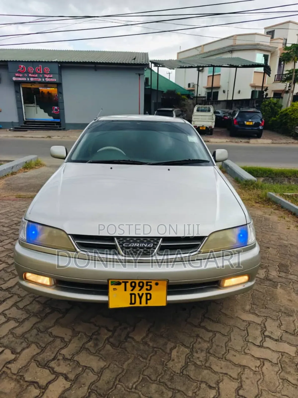 Toyota Carina 2000 Silver