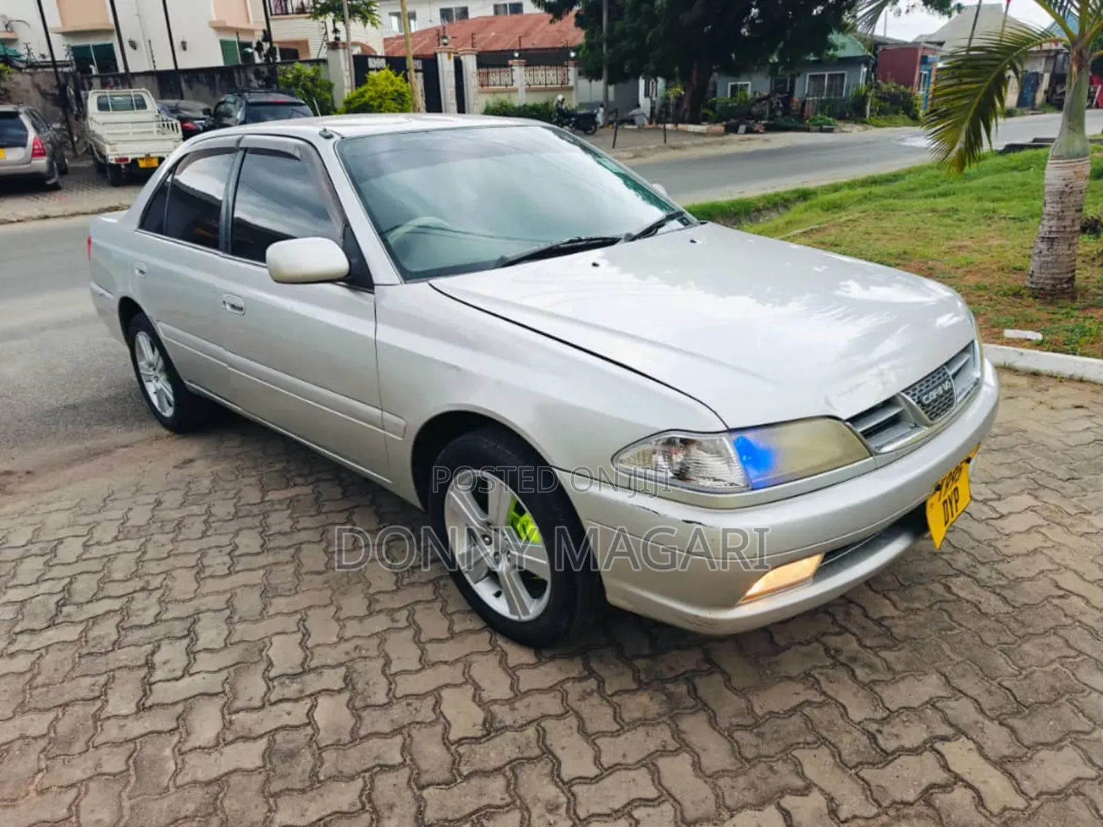 Toyota Carina 2000 Silver
