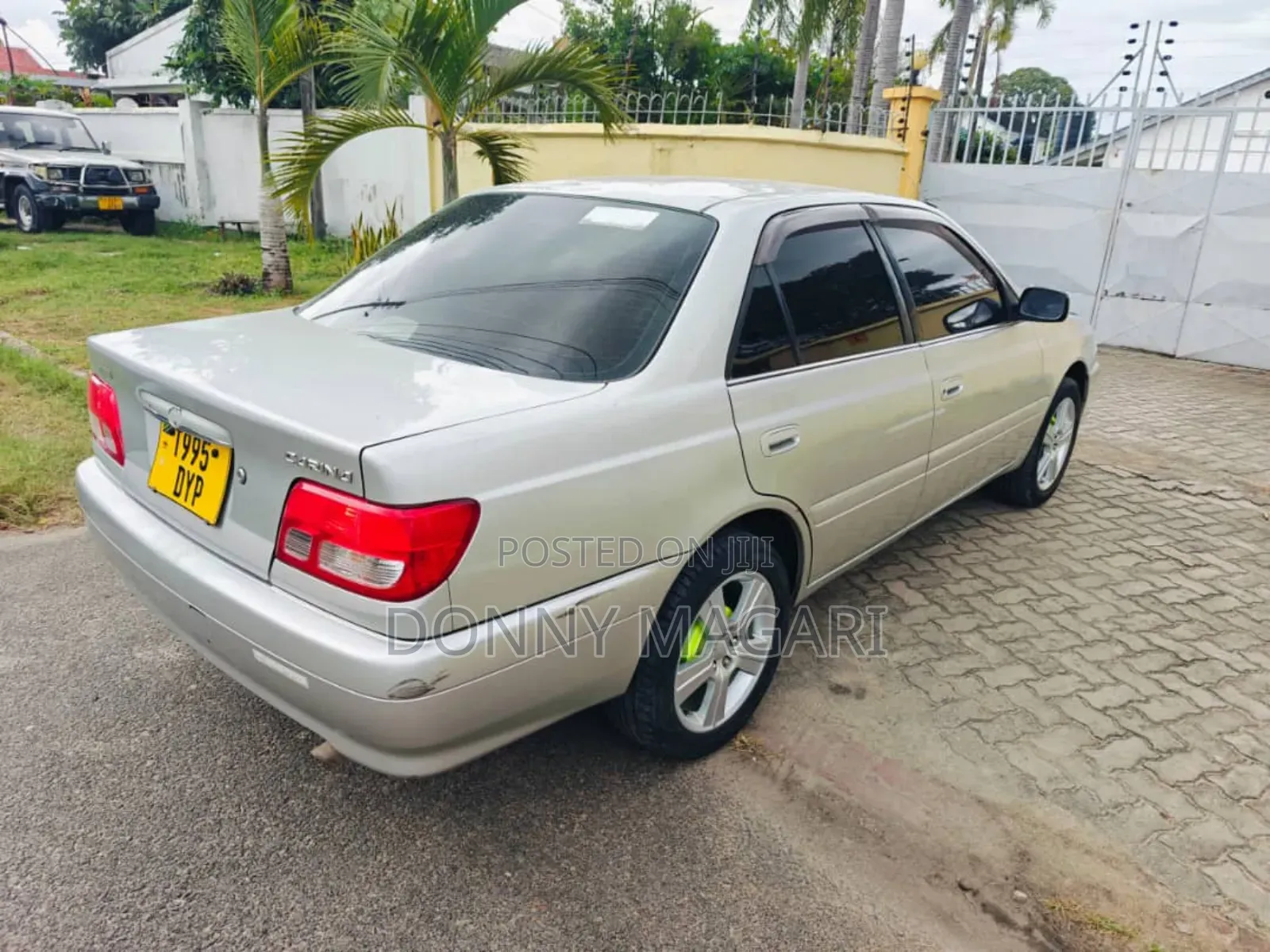 Toyota Carina 2000 Silver