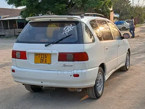Toyota Ipsum 240i Limited 4WD 2002 White