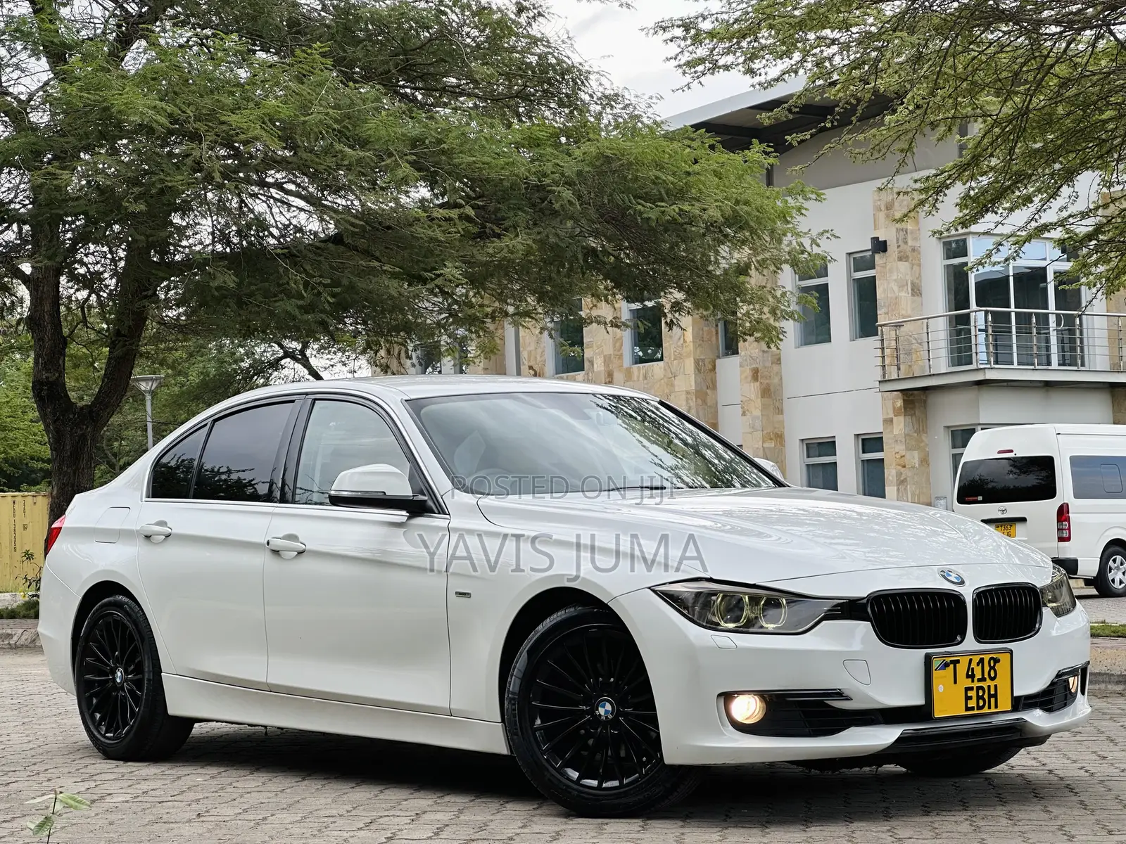 BMW 320i 2013 White