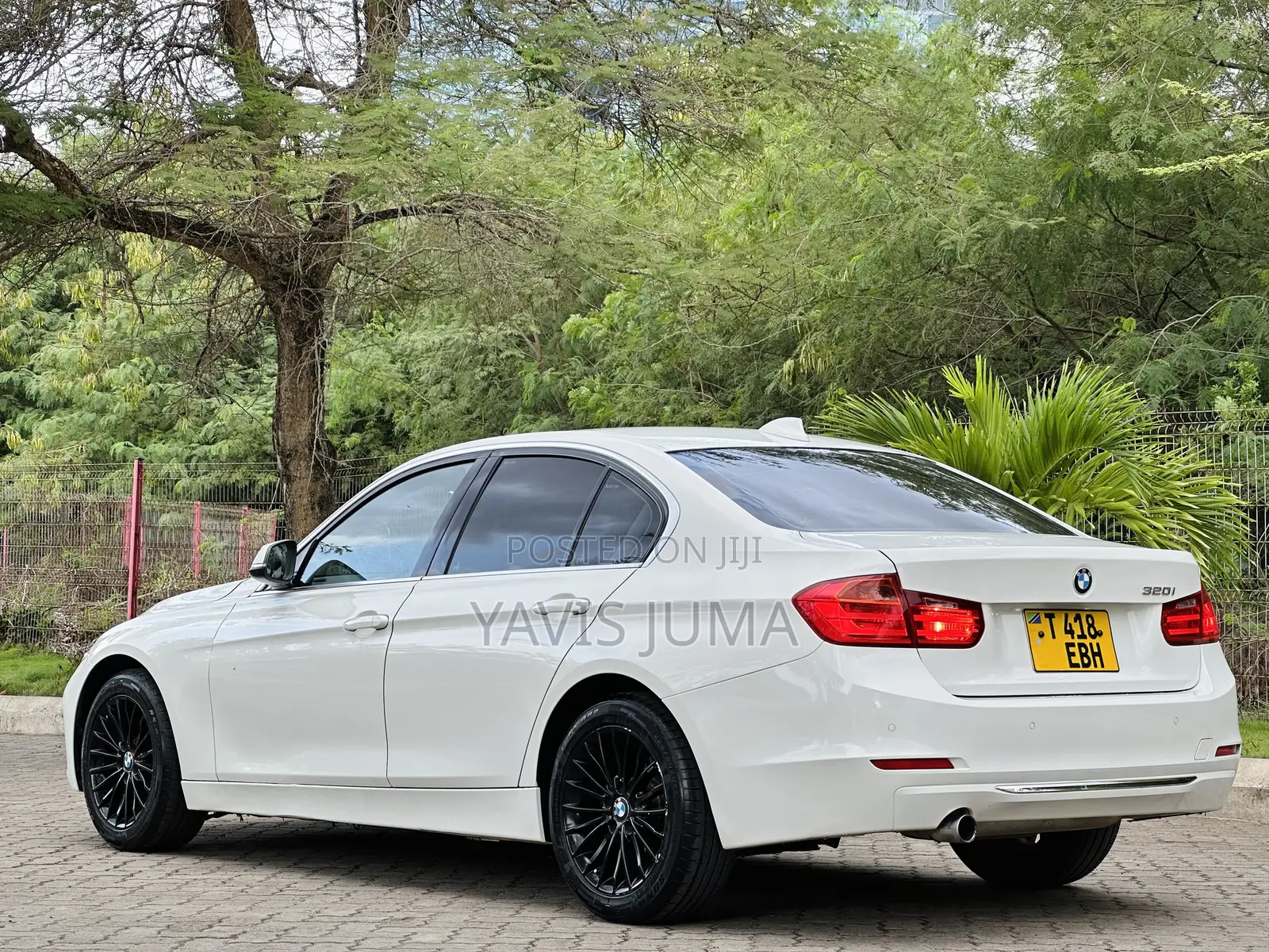 BMW 320i 2013 White